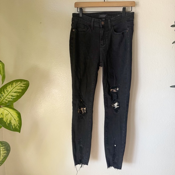 Judy Blue | Distressed Leopard Patch Skinny Jeans - Picture 1 of 7